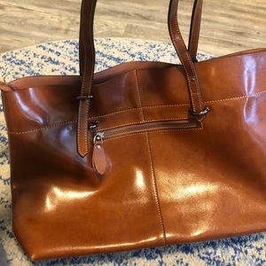 Like new leather tote bag! Holds a MacBook Pro